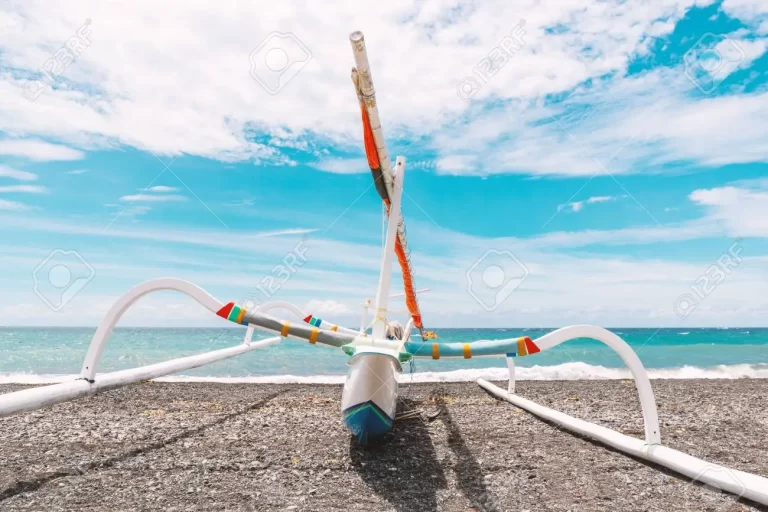 127228166-traditional-fishing-boat-called-jukung-on-amed-beach-in-bali-indonesia