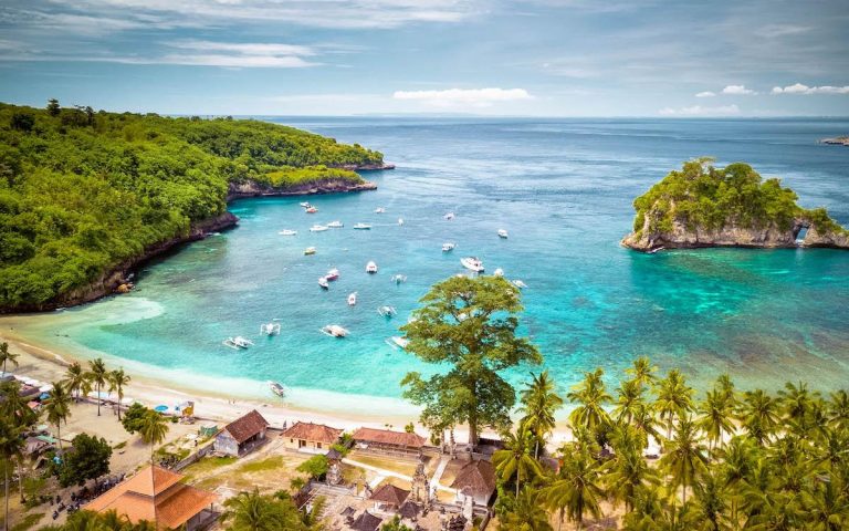 crystal-bay-beach-nusa-penida-bali-drone-1