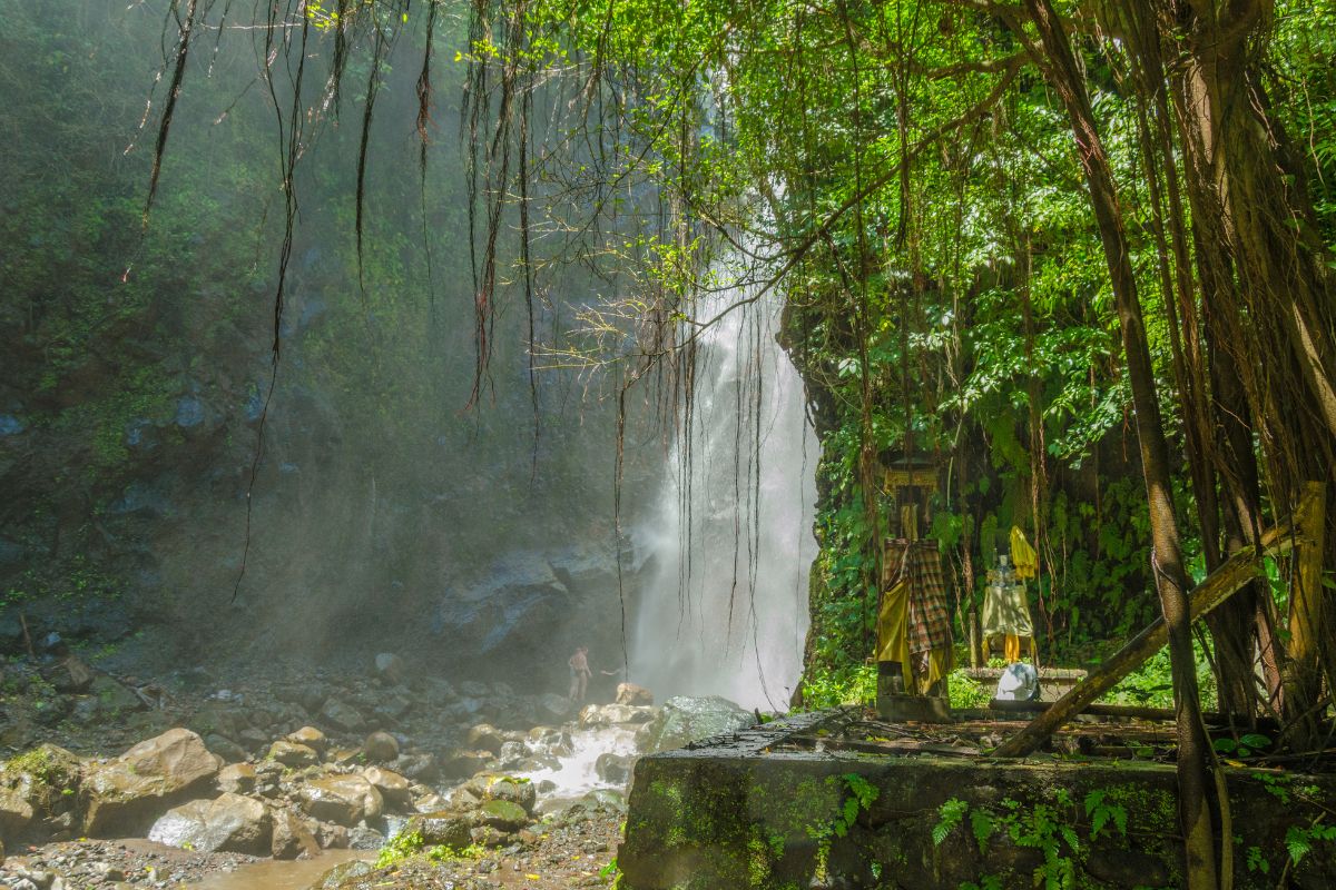 Yeh Mampeh Waterfall