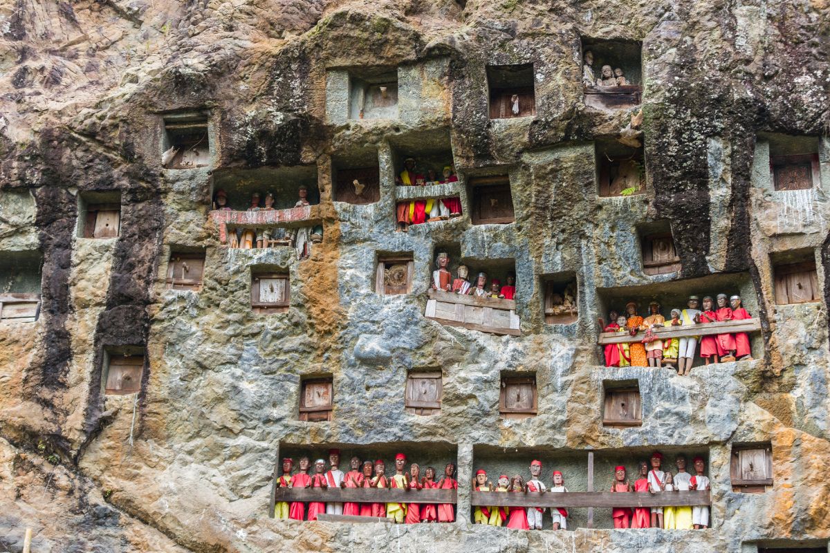 Tana Toraja burial site