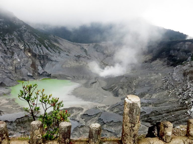 tangkuban-perahu-jawa-barat