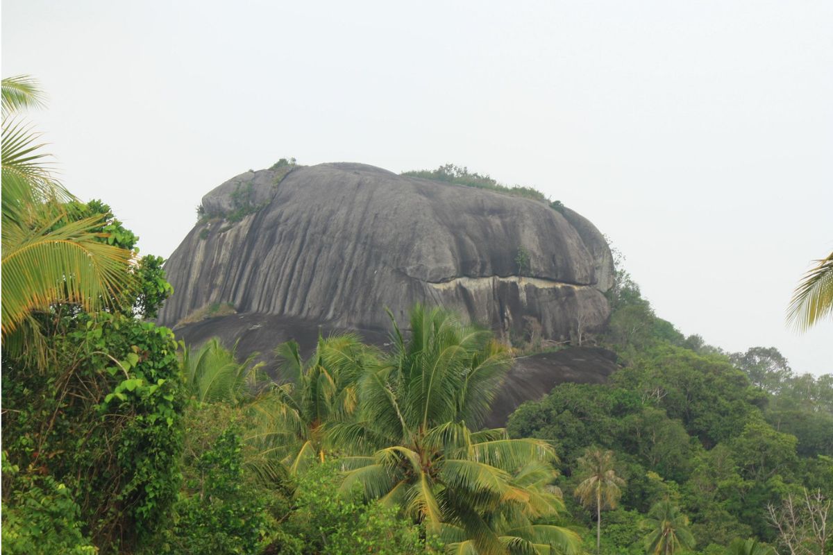 Giant boulder hike in Batu Baginda