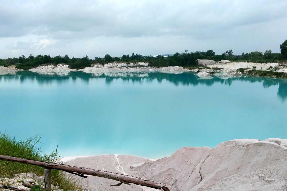 Kaolin Lake beautiful sea and sand