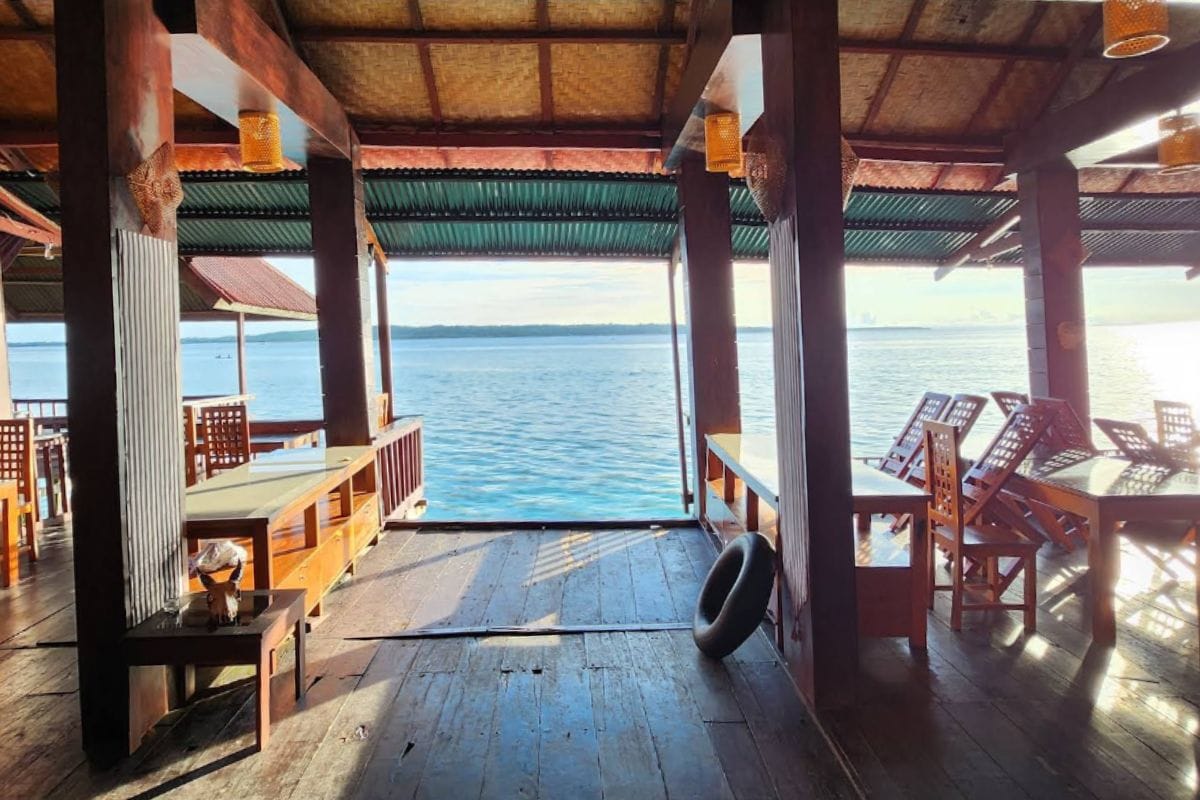 beach view restaurant