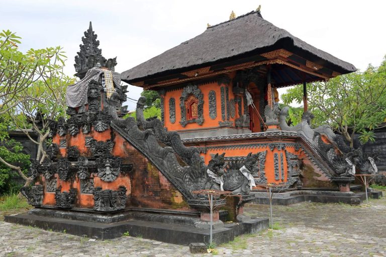 DayTourkePuraLingsardanArungJeramdiLombok