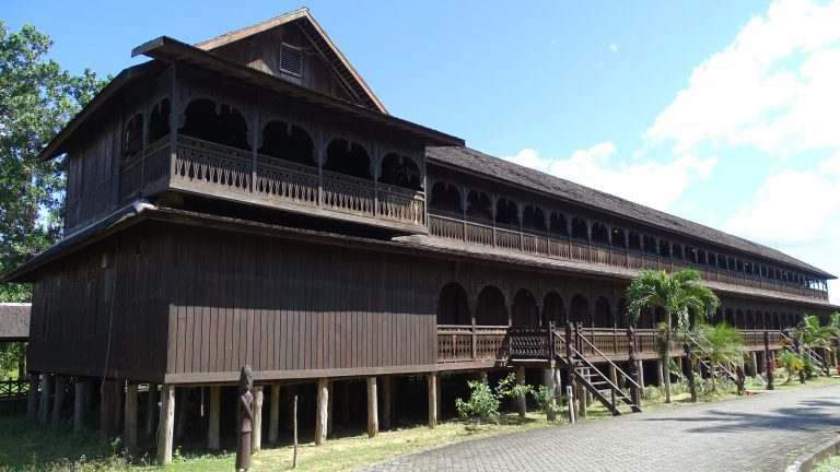 longhouse-borneo