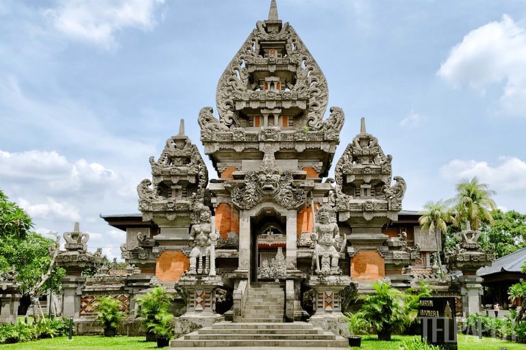 taman-mini-indonesia-indah-00