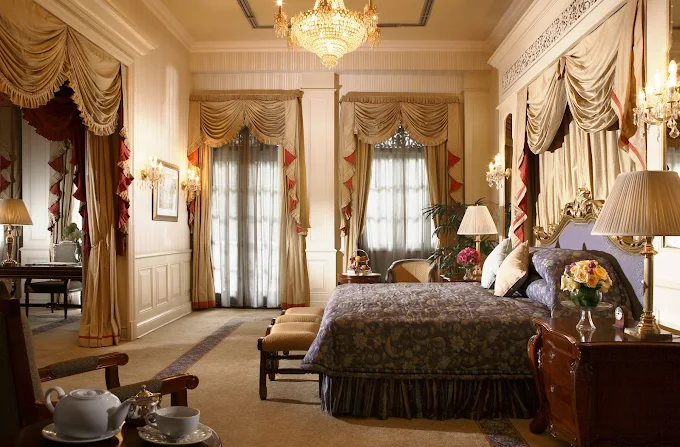 PRESIDENTIAL SUITE