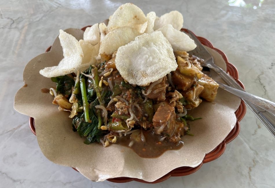 Soto Ayam Lamongan (Yellow Chicken Soup With Koya) in Java