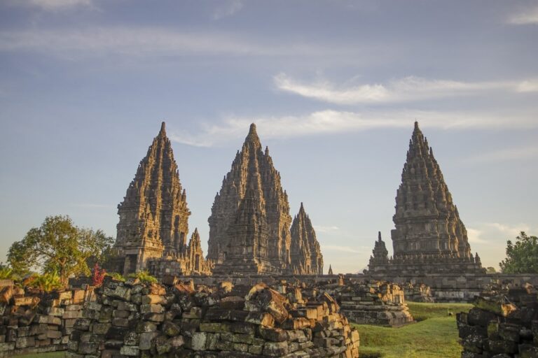 Candi Prambanan 4 - sumber injourneydestination.id
