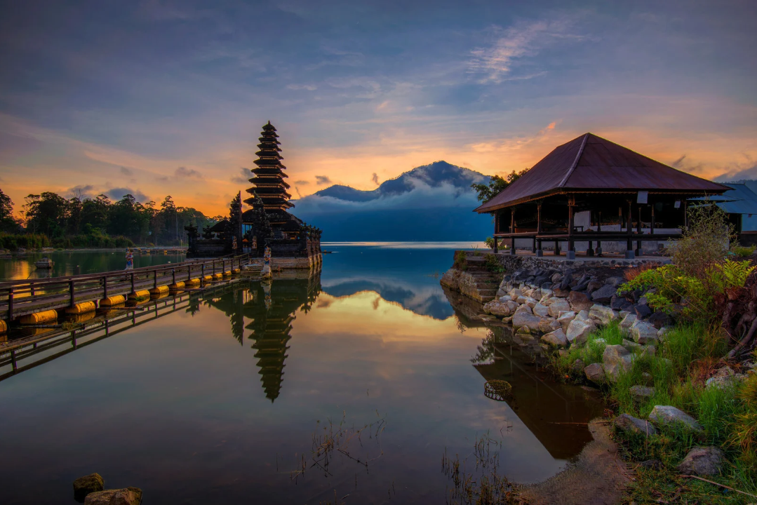 Sunrise at JATI temple BATUR Kintamani BALI